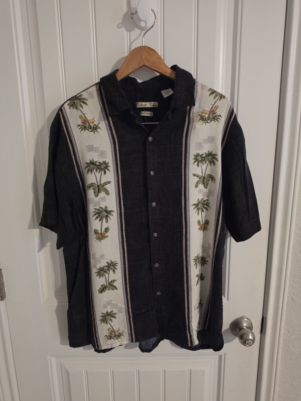 Batik Bay Men's XL Black Hawaiian Camp Shirt Palm Tree Rayon Button Front Aloha
